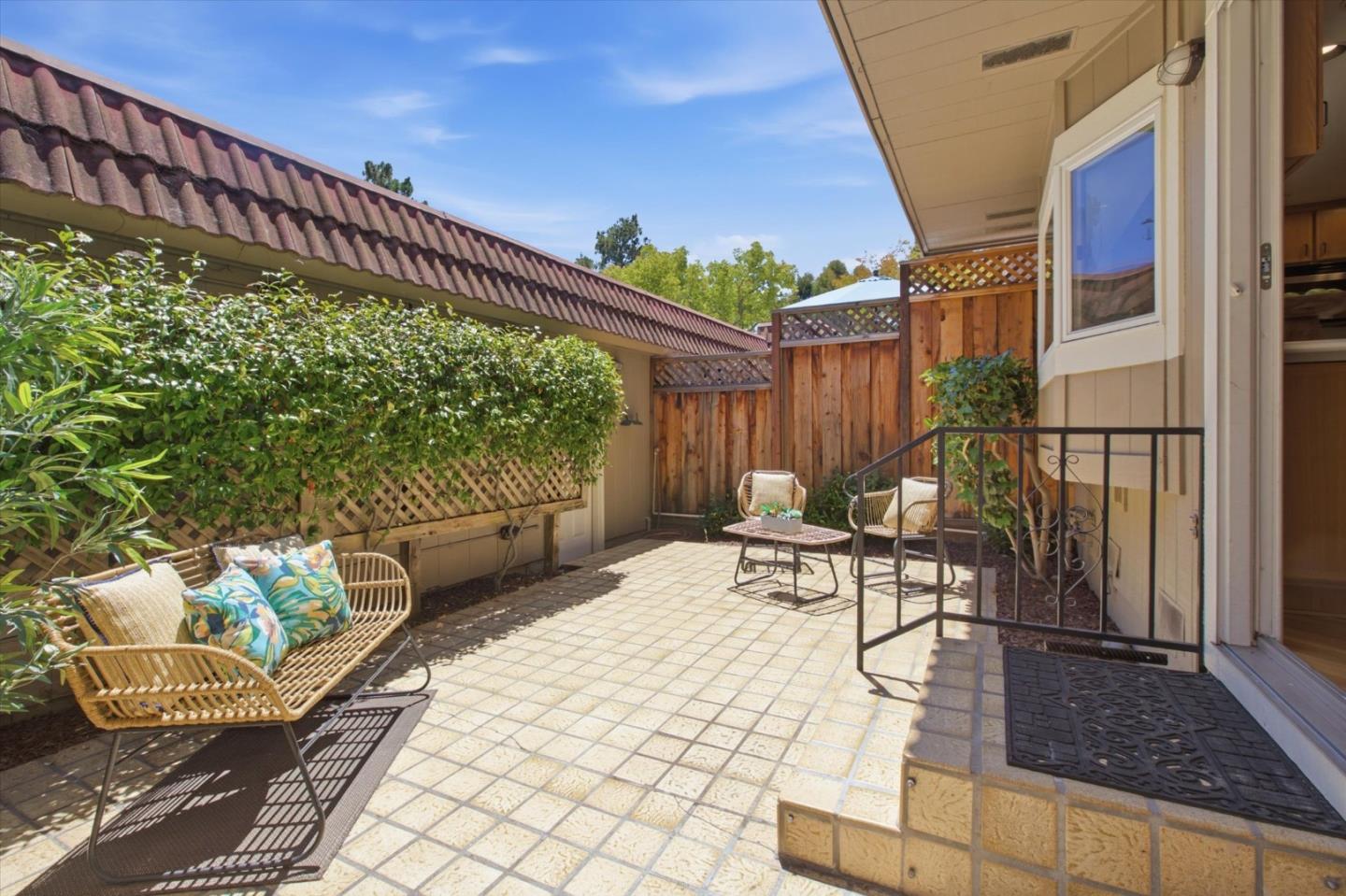 10043 Long Oak Lane
