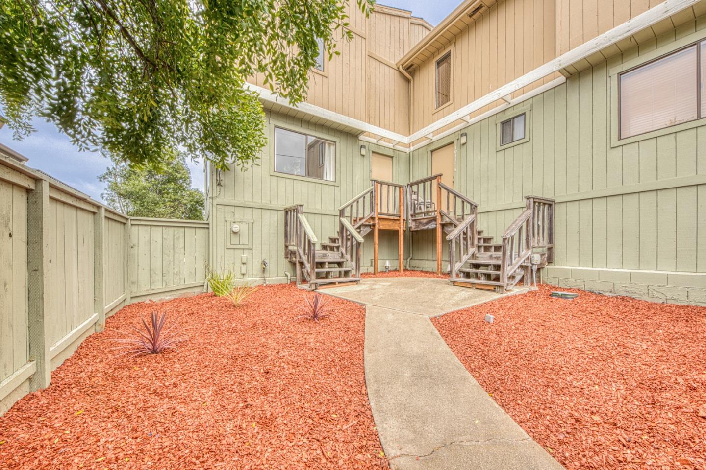 1011 Hilby Avenue D