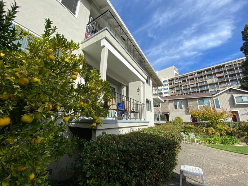 837 Cowper Street