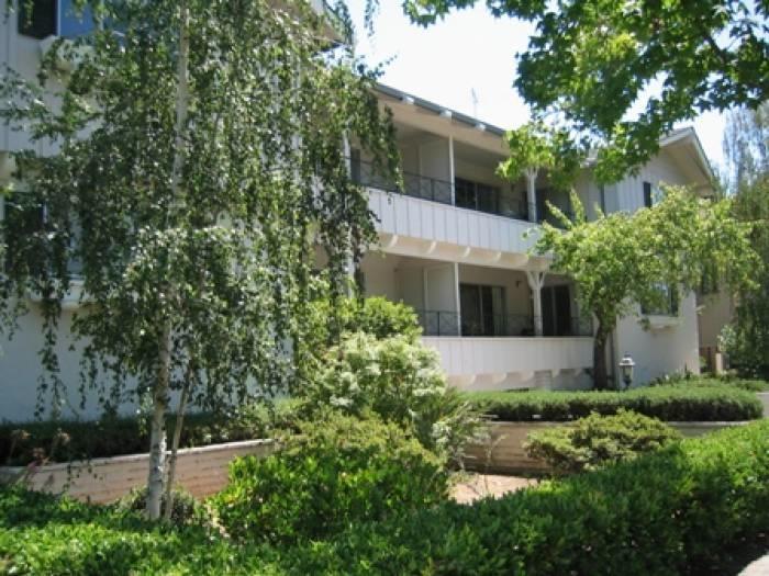 837 Cowper Street