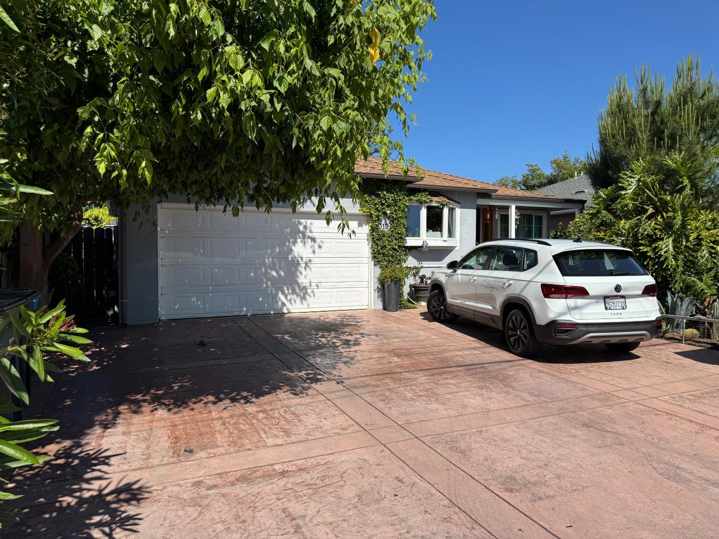 319 Azalia DR