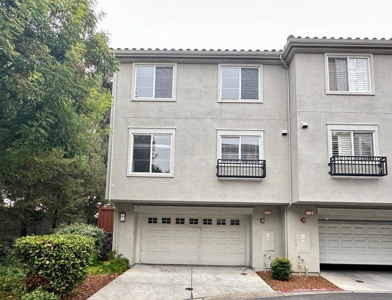 223 Vista Roma Way