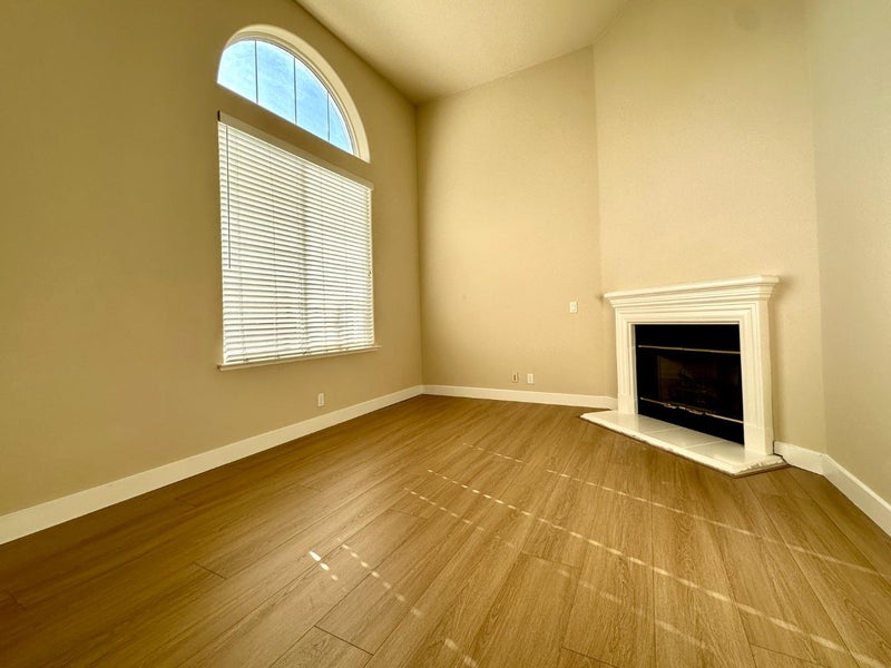 223 Vista Roma Way