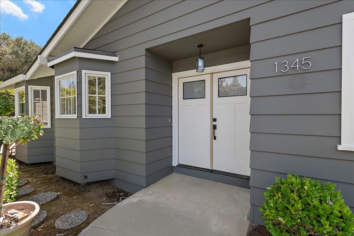 1345 Delfino Way