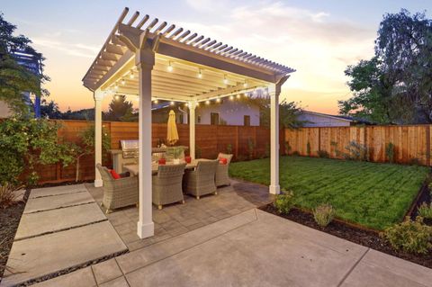 Tiny photo for 445 Iris Street, Redwood City, CA 94062 (MLS # ML82041269)