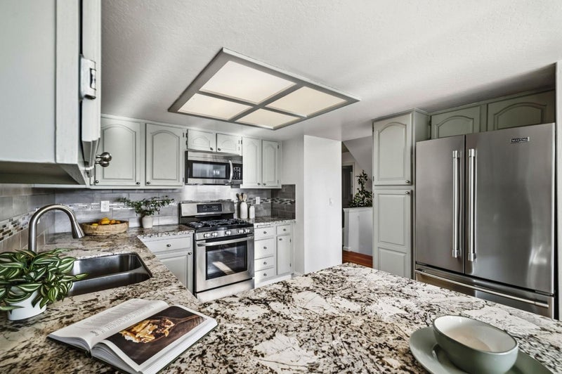 813 Isbel Court