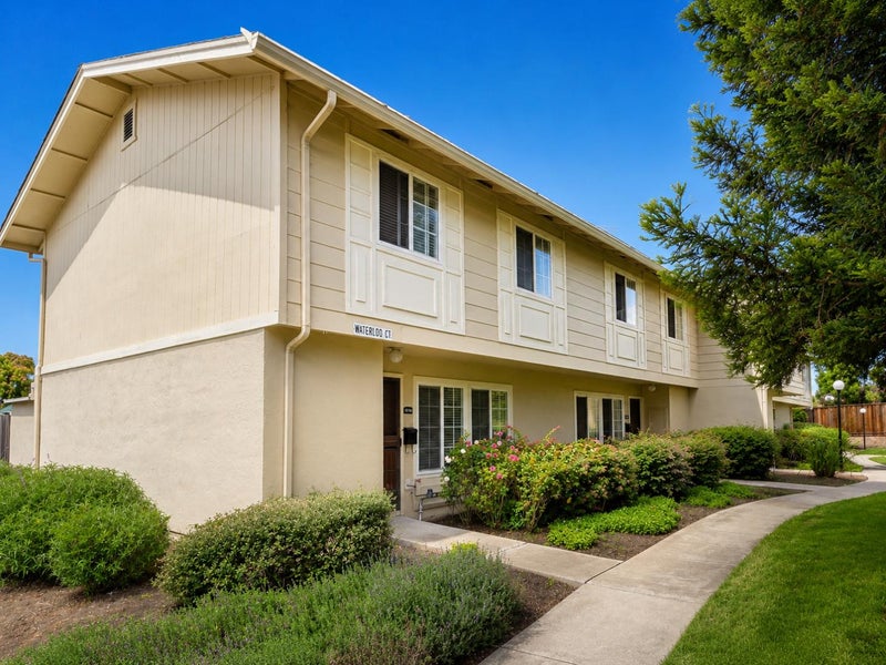 1920 Waterloo Court
