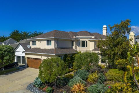 Photo of 181 Turnberry Road, HALF MOON BAY, CA 94019 (MLS # ML82025327)