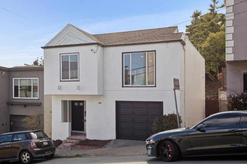 894 Burnett Avenue