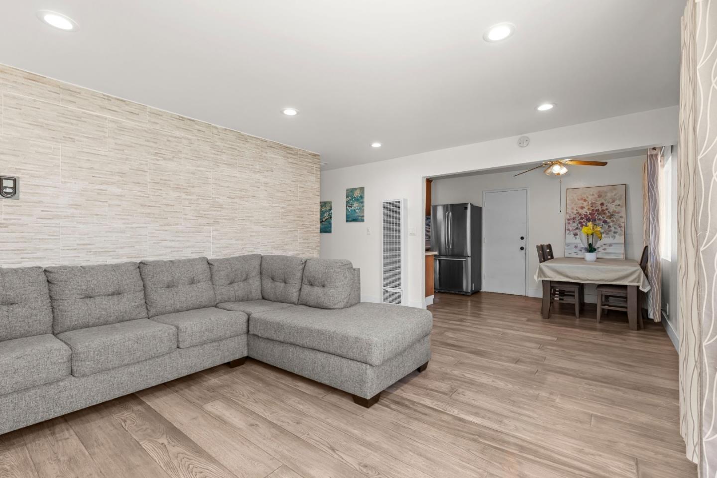 1864 Edsel Drive