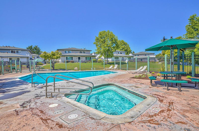 4402 Starboard Court