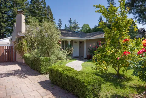 2023 Valparaiso Avenue, Menlo Park, CA 94025 - #: ML82007283