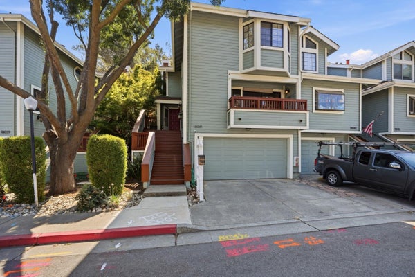 18041 HILLWOOD LN, MORGAN HILL, CA 95037 - Image a876e1ba7a6d6dafbf4c62010ec80a50/2066802353