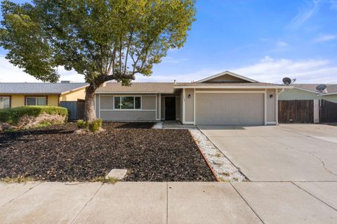 Photo of 1156 Marguerite Avenue, MANTECA, CA 95336 (MLS # ML82034350)