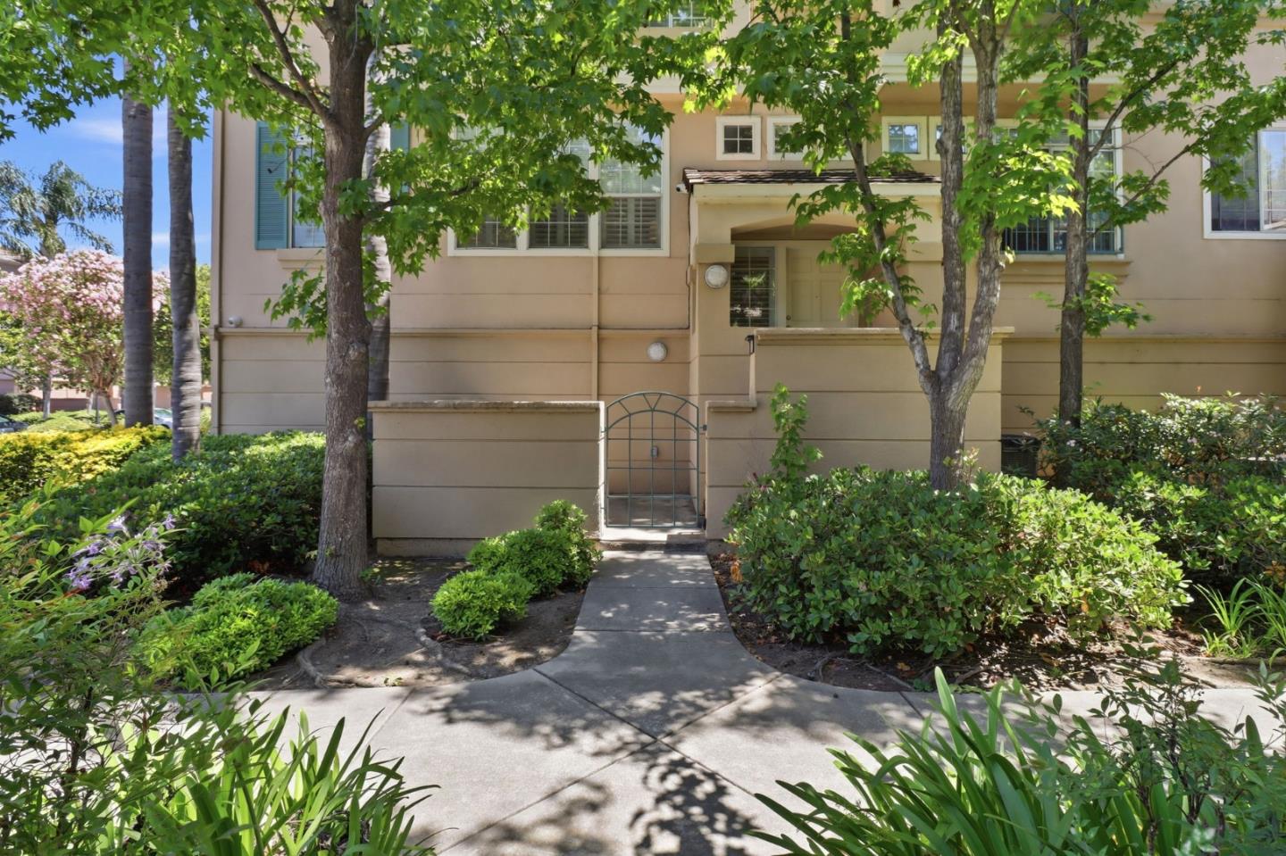 352 Montecito Way