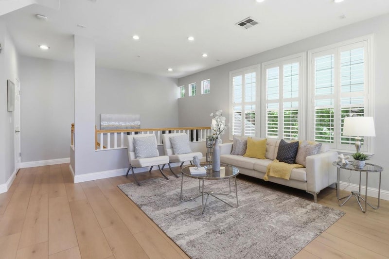 352 Montecito Way