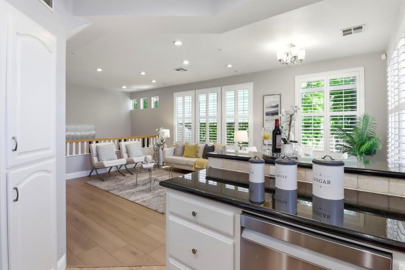 352 Montecito Way
