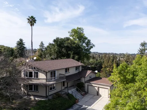 11569 Arroyo Oaks Drive, Los Altos Hills, CA 94024 - #: ML81998385