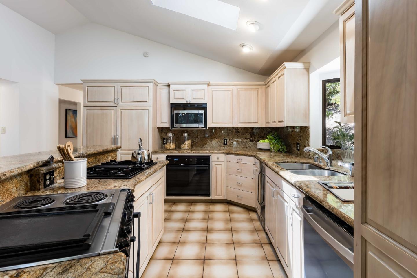 927 Continental Drive