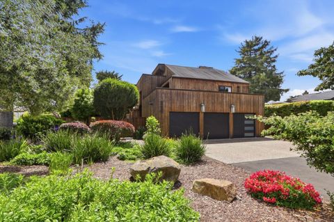 Photo of 328 Cliff Drive, APTOS, CA 95003 (MLS # ML82044922)