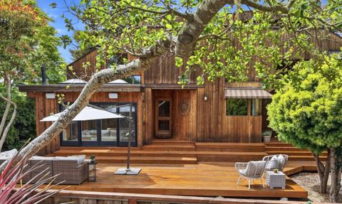 Photo of 328 Cliff Drive, APTOS, CA 95003 (MLS # ML82044922)
