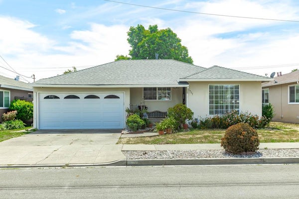 3777 MONTEREY BLVD, SAN LEANDRO, CA 94578 - Image a9729a1f6cf1f71ce1a6af5fc4e13861/2347388957