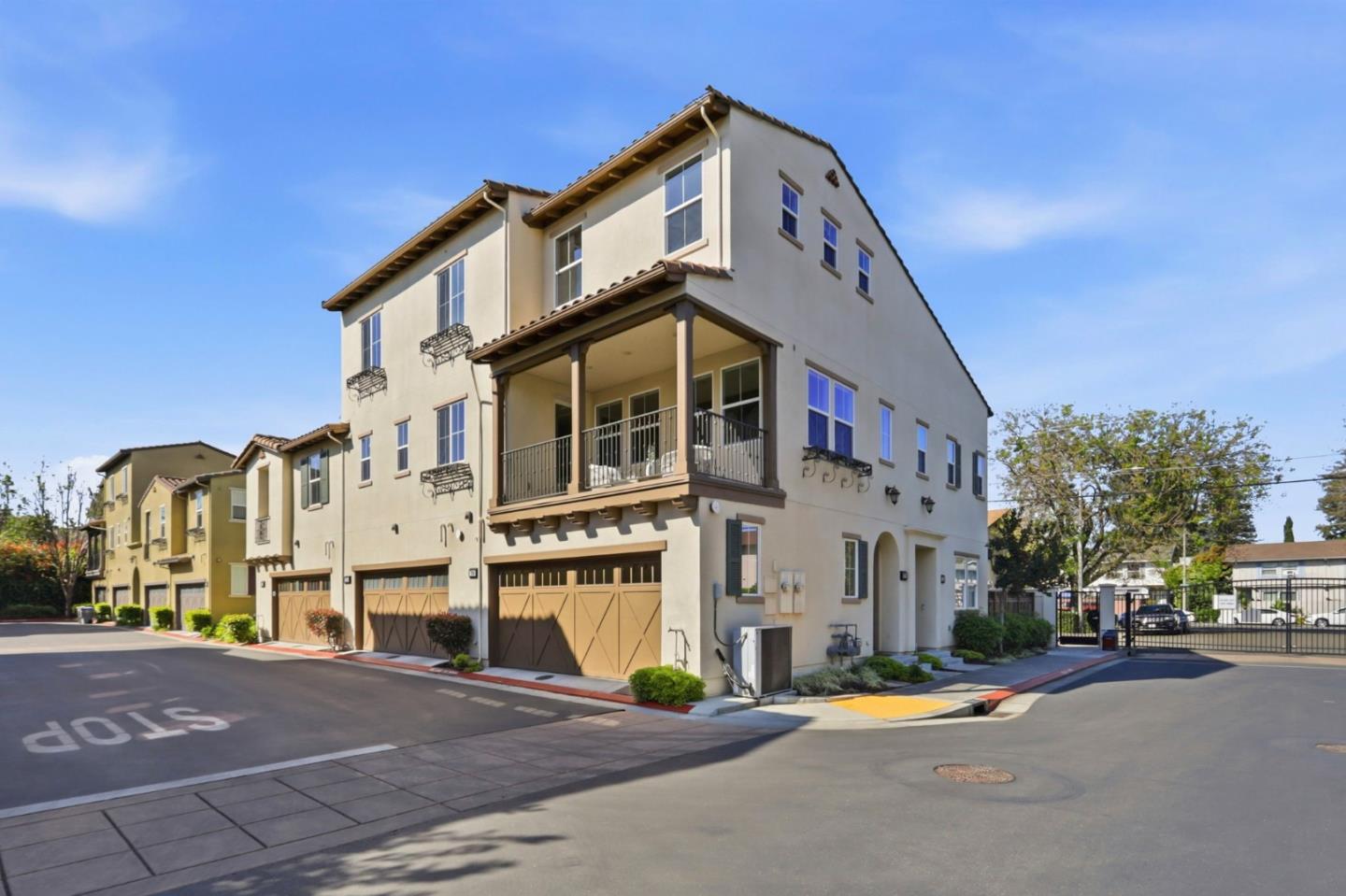 709 Satsuma Terrace