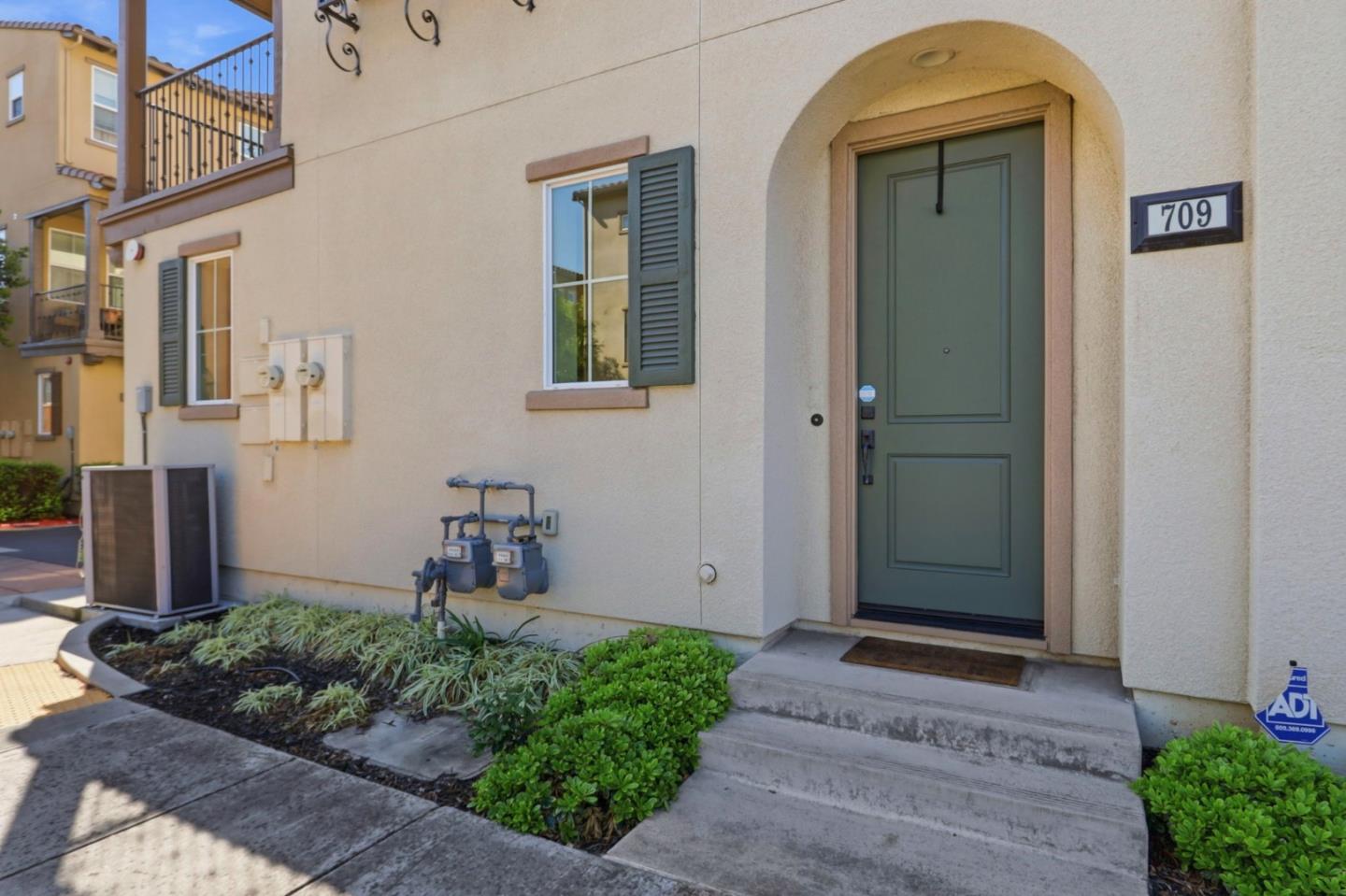 709 Satsuma Terrace