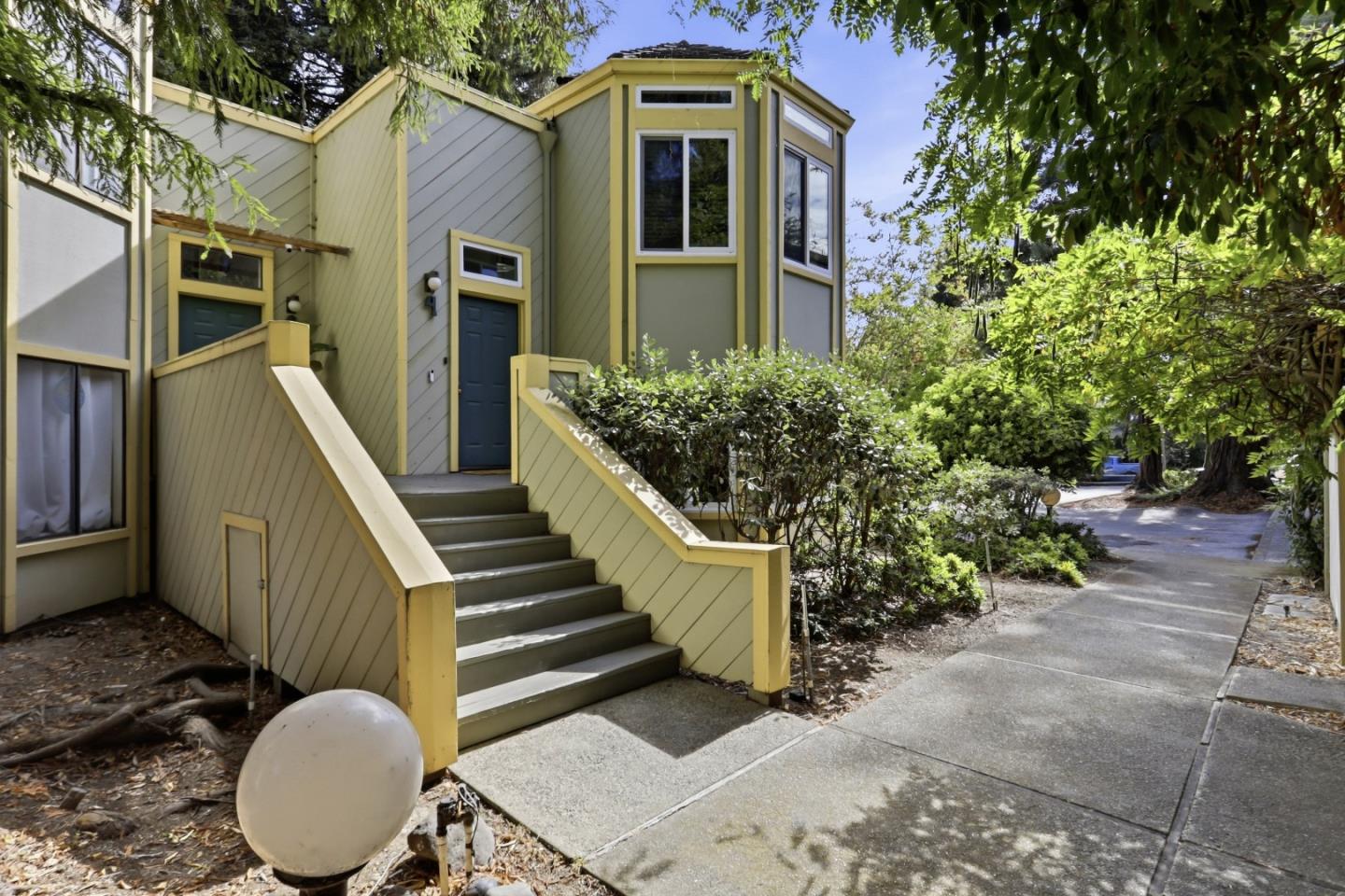 620 Mariposa Avenue