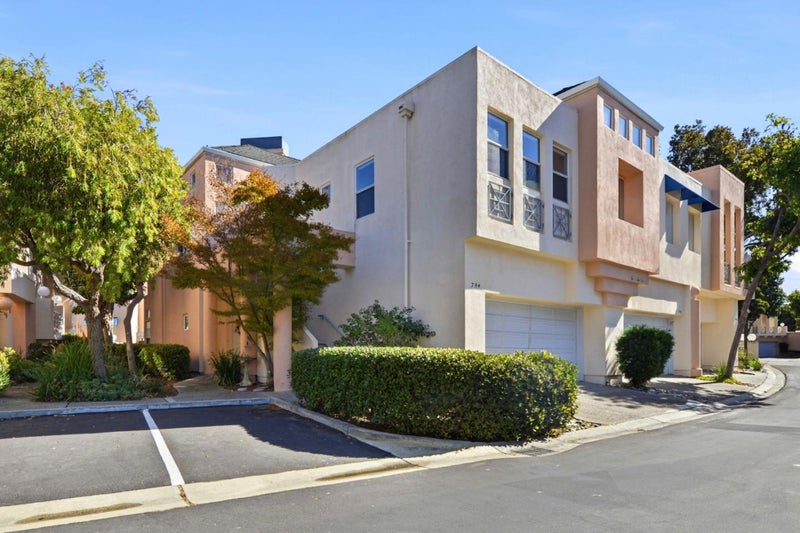 794 Lakeshore Drive