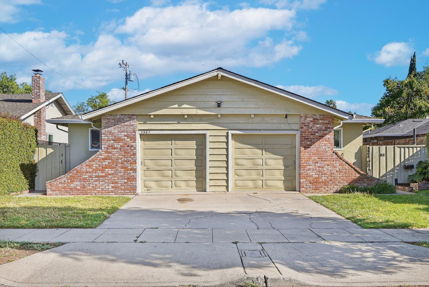 3965-3967 Bismarck Drive