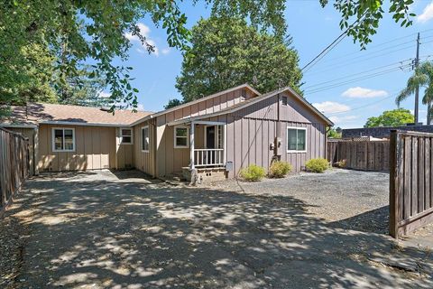 Photo of 16737 Leroy Avenue, LOS GATOS, CA 95032 (MLS # ML82041623)