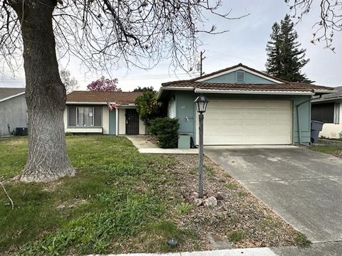 Photo of 169 Rainier Circle, VACAVILLE, CA 95687 (MLS # ML82039762)