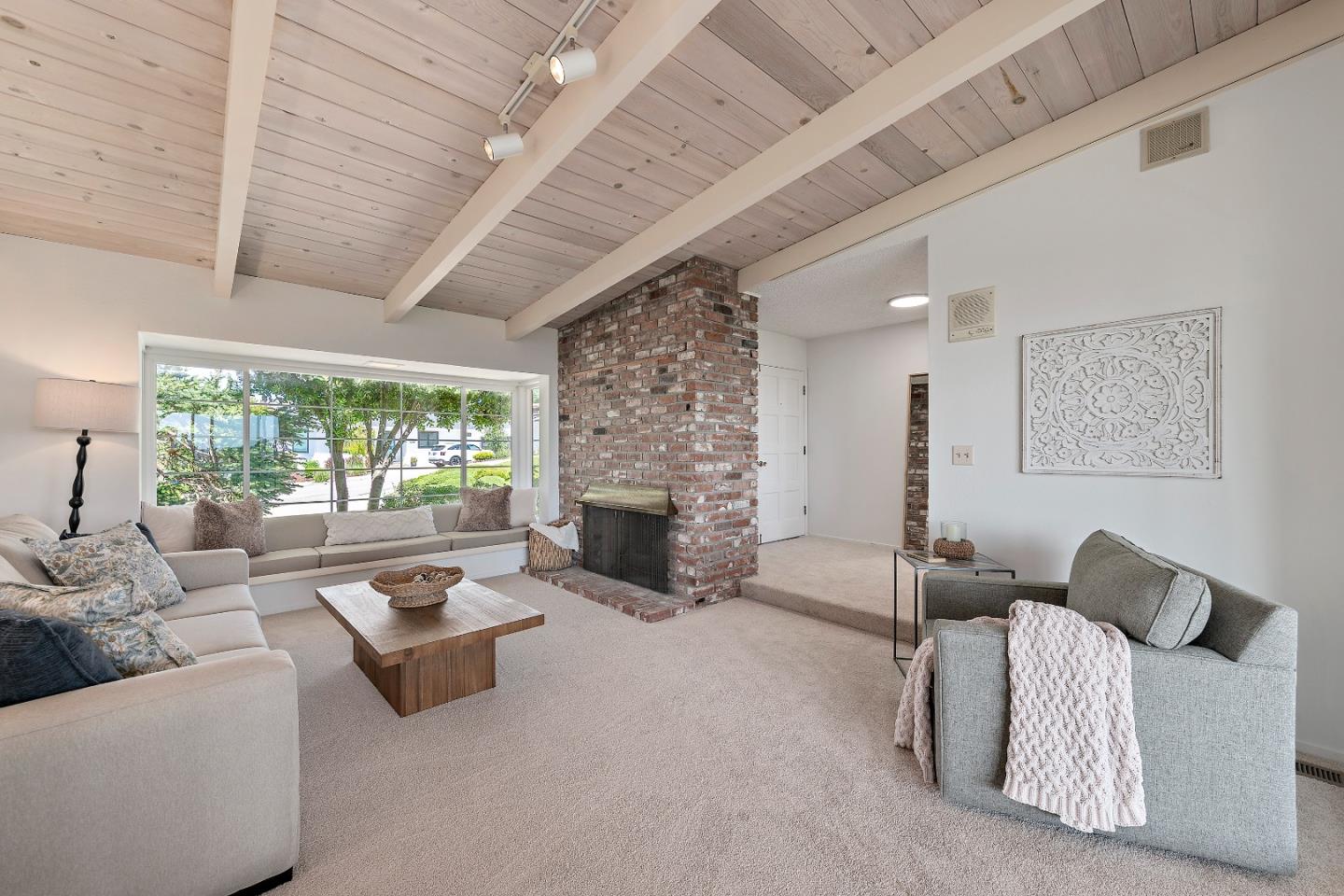 3595 Oakes Drive