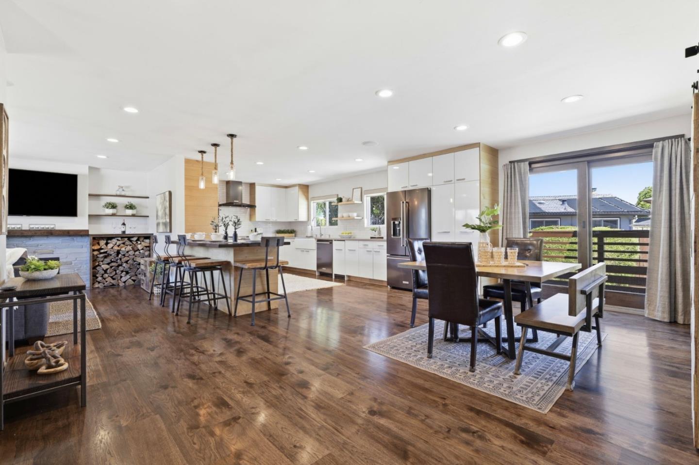 1314 Los Palos Way