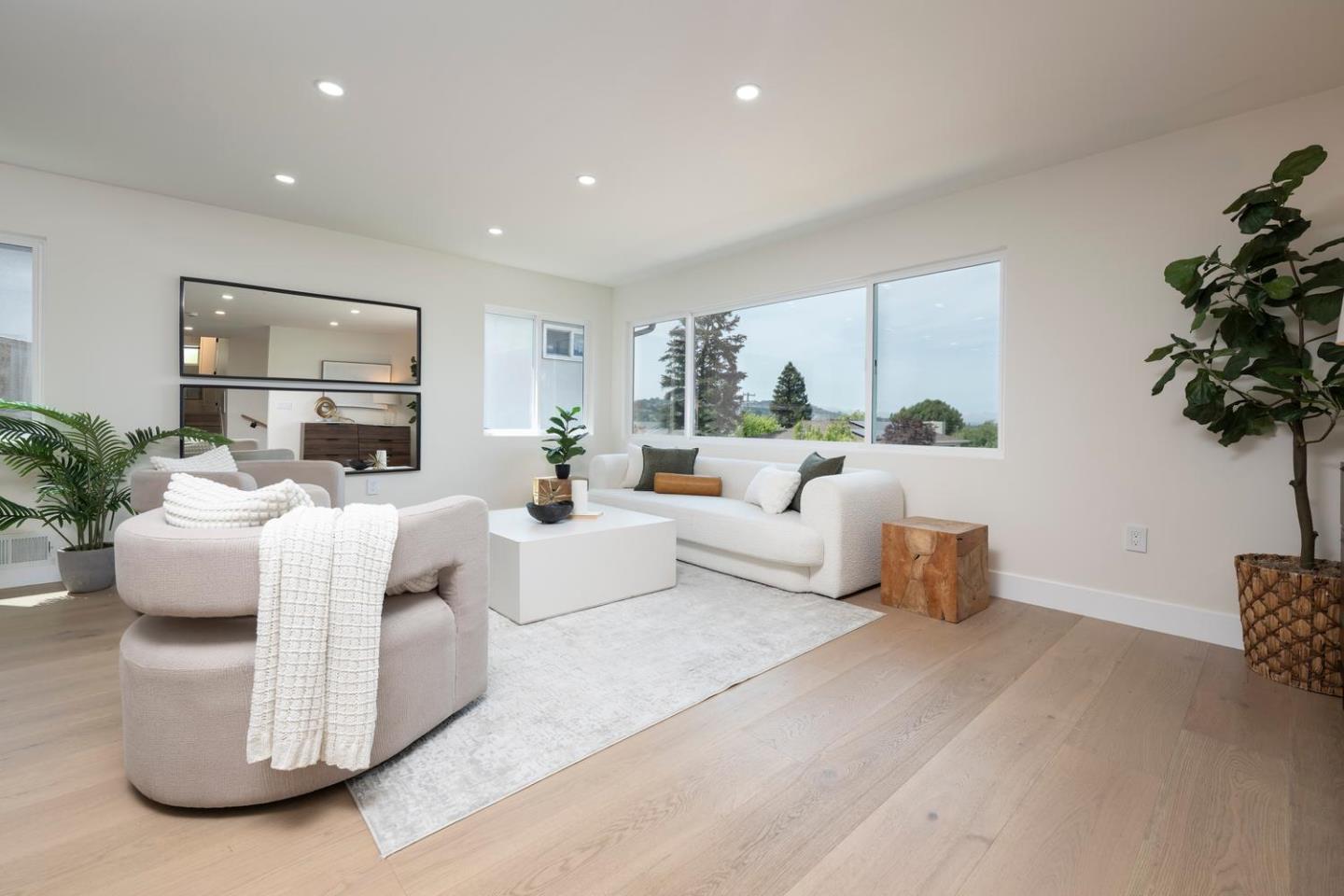 351 Rolling Hills Avenue