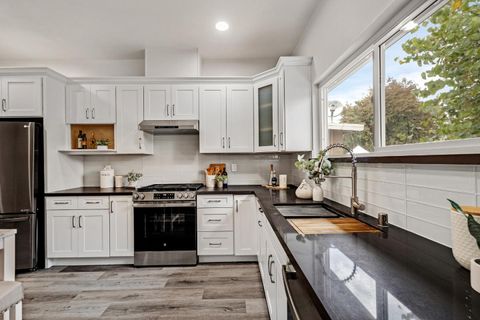 Photo of 324 N 20th Street, SAN JOSE, CA 95112 (MLS # ML82024418)