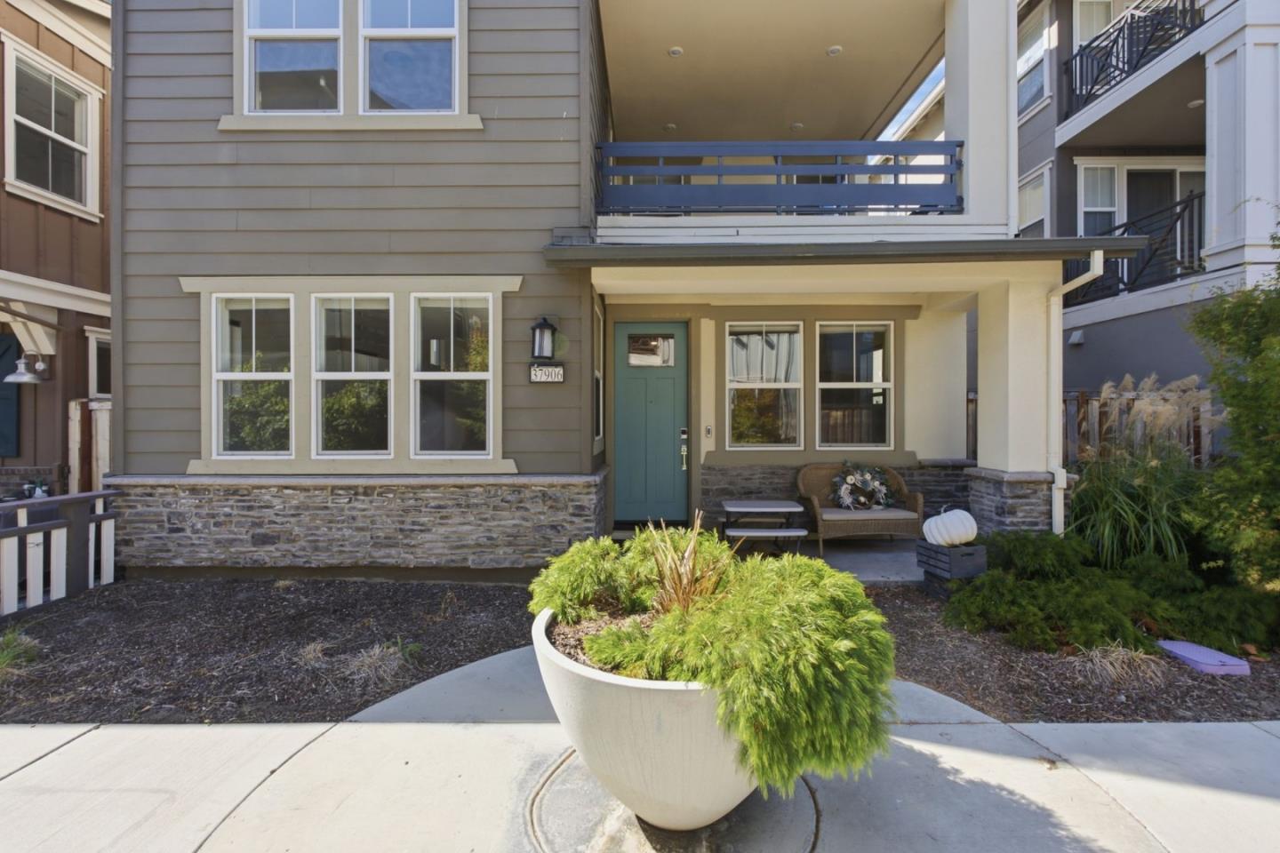 37906 Seafarer Road