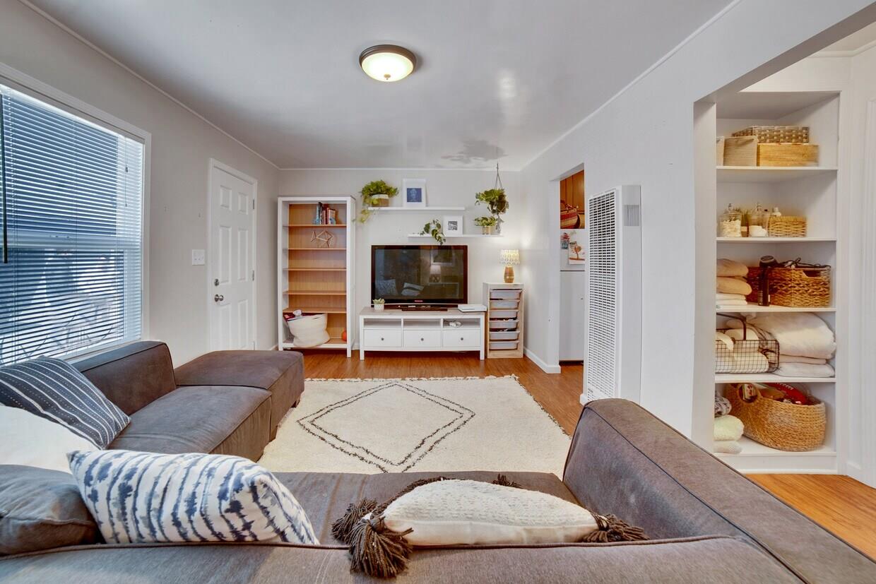 21661 East Cliff Drive