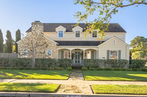 Photo of 202 Pine Street, Salinas, CA 93901 (MLS # ML82030937)