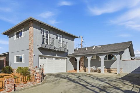 Tiny photo for 911 Inverness Way, SUNNYVALE, CA 94087 (MLS # ML82036907)