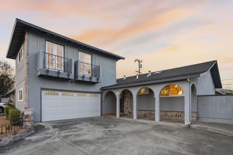 Tiny photo for 911 Inverness Way, SUNNYVALE, CA 94087 (MLS # ML82036907)