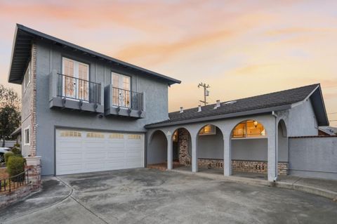 Tiny photo for 911 Inverness Way, SUNNYVALE, CA 94087 (MLS # ML82036907)