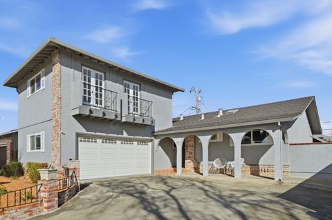 Tiny photo for 911 Inverness Way, SUNNYVALE, CA 94087 (MLS # ML82036907)
