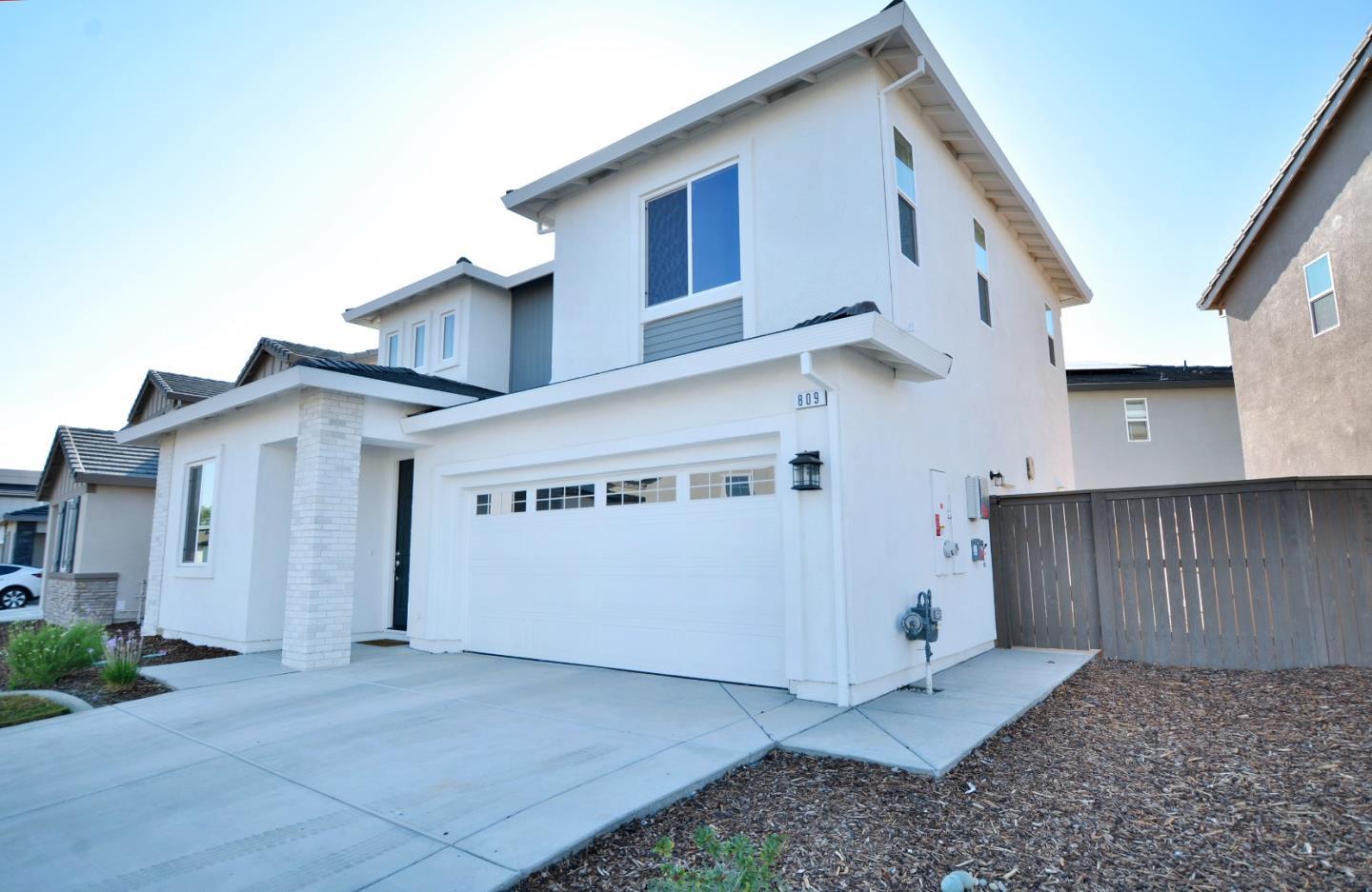 809 Big Range Way