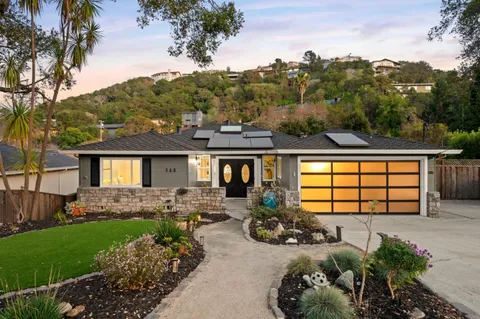 145 Devonshire Boulevard, San Carlos, CA 94070 - #: ML82034743