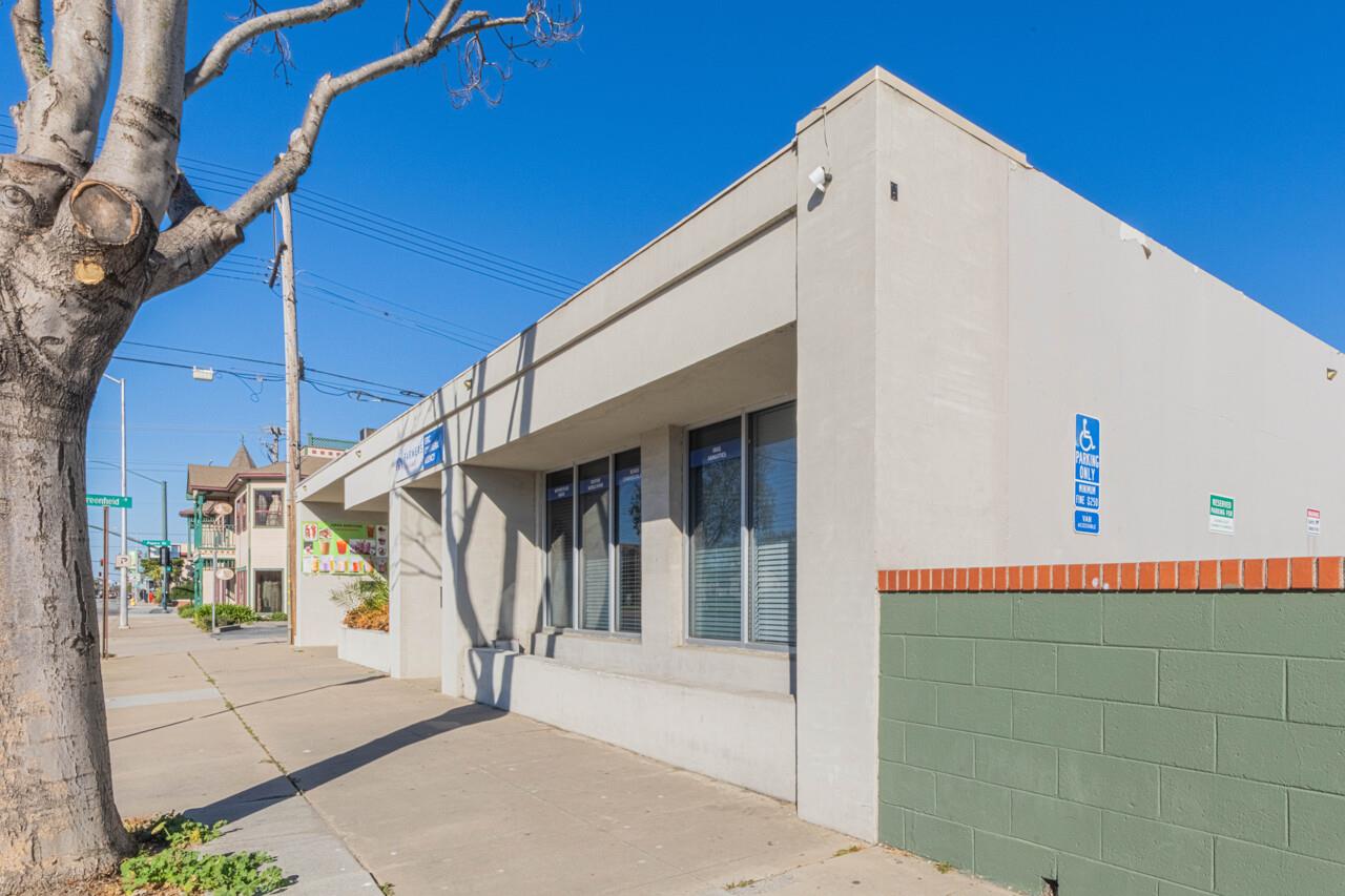 109 East Alisal Street