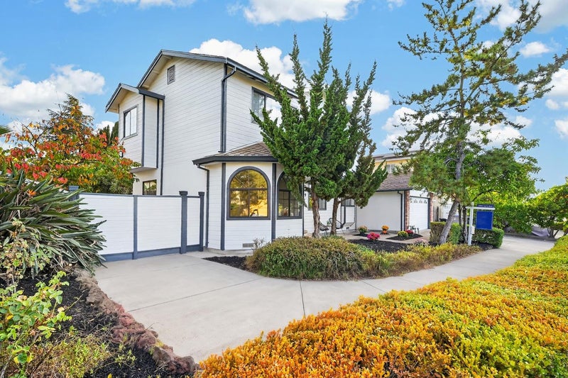 1459 Goldenlake Road