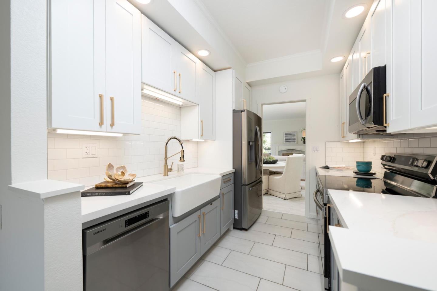 1135 Shoreline Drive