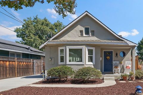 Photo of 986 Spencer Avenue, SAN JOSE, CA 95125 (MLS # ML82022703)